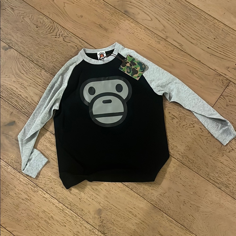 Black and Gray Graphic Sweatshirt with Raglan Sleeves
